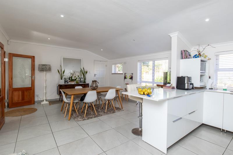 To Let 5 Bedroom Property for Rent in Kirstenhof Western Cape